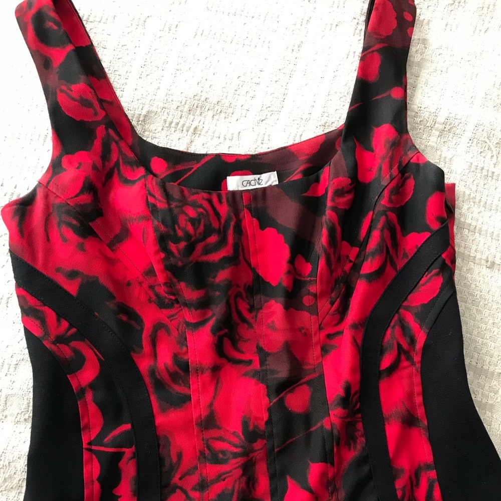 Cache bustier style top
